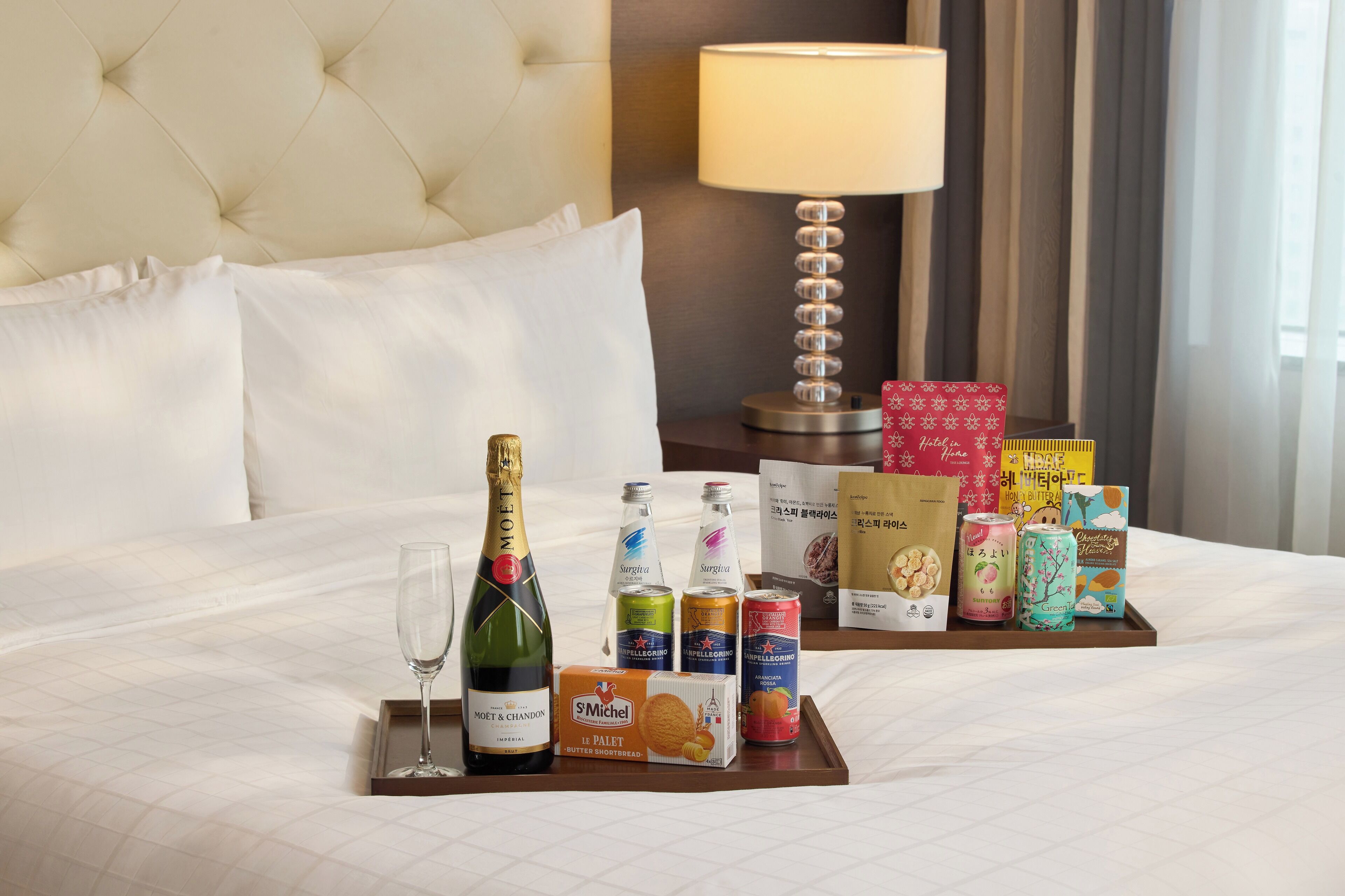 Couette en duvet d'oie, coffres-forts dans les chambres, bureau