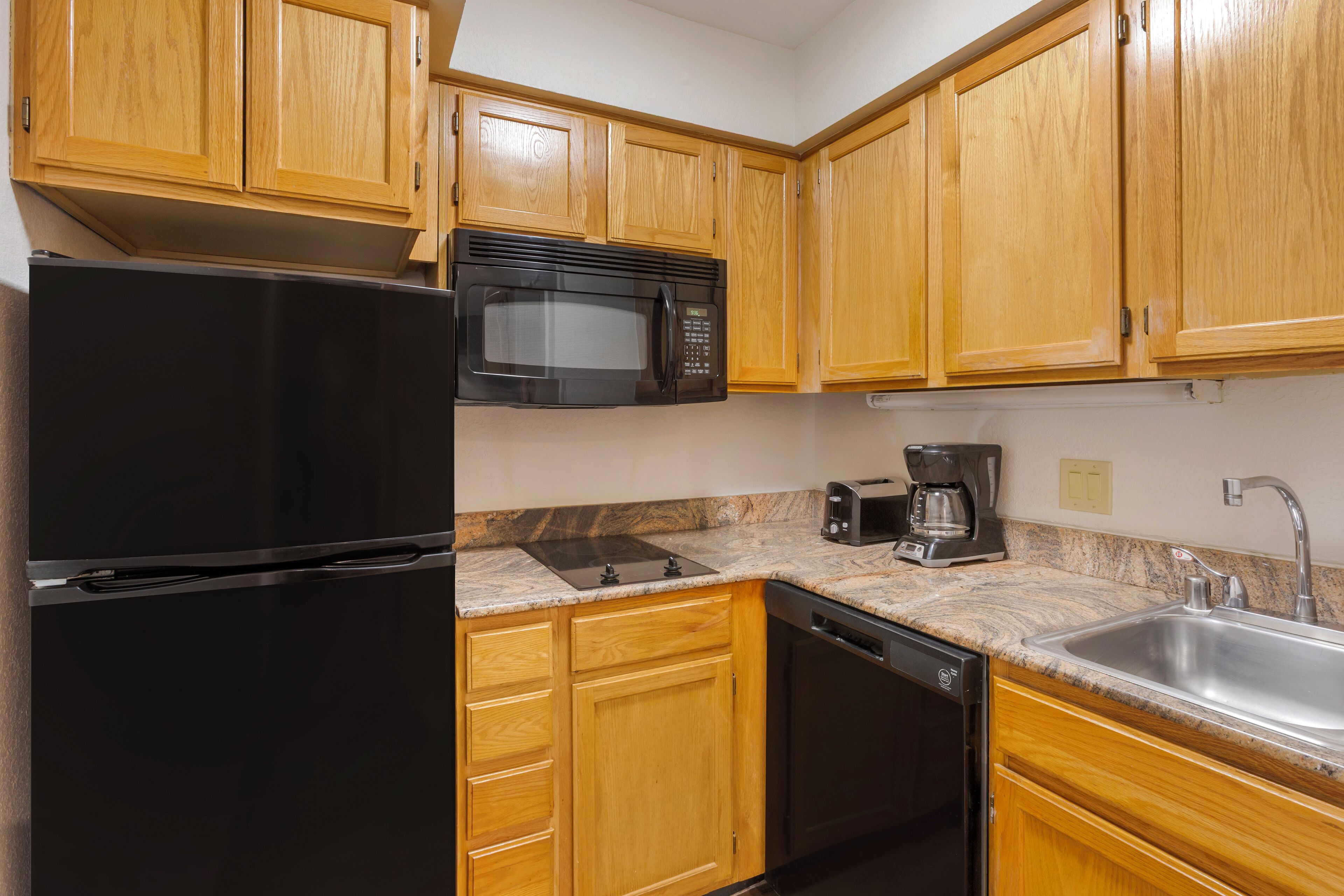 fridge, microwave, stovetop, dishwasher