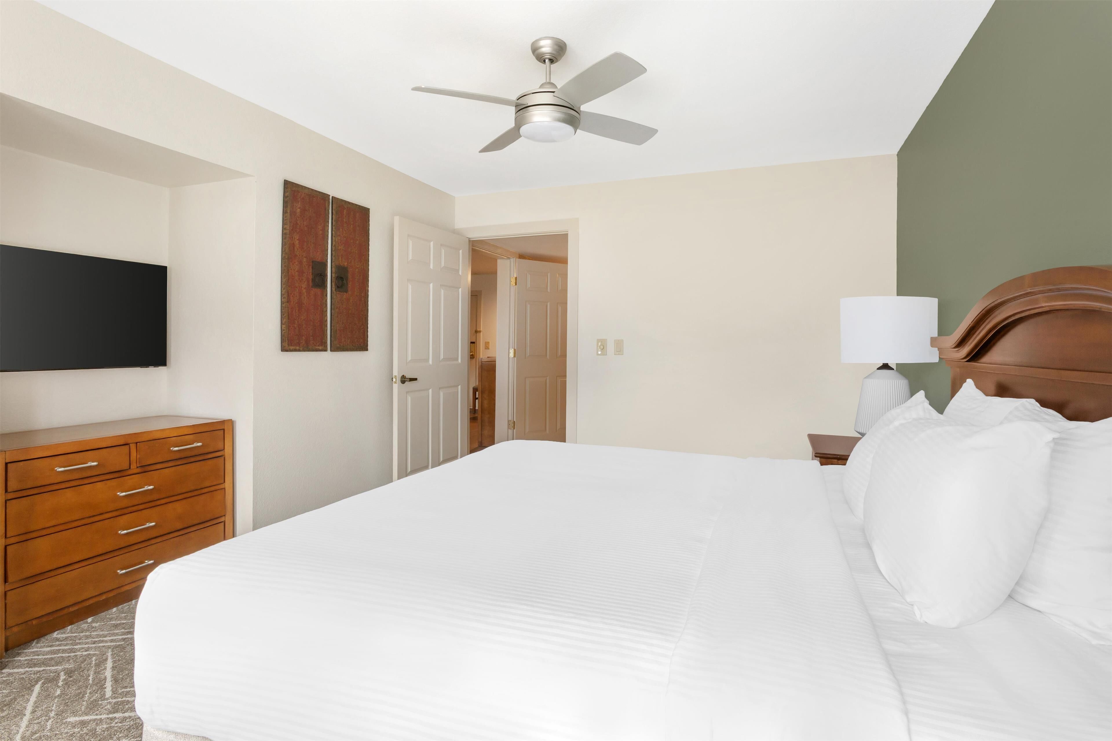 1 bedroom, in-room safe, desk, blackout curtains