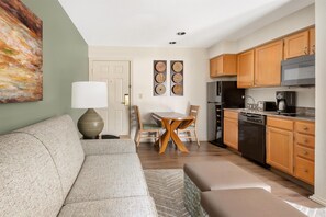 Fridge, microwave, stovetop, dishwasher - Hilton Vacation Club Villas de Santa Fe (Santa Fe)