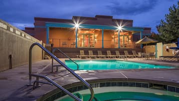 Outdoor pool, pool umbrellas, sun loungers