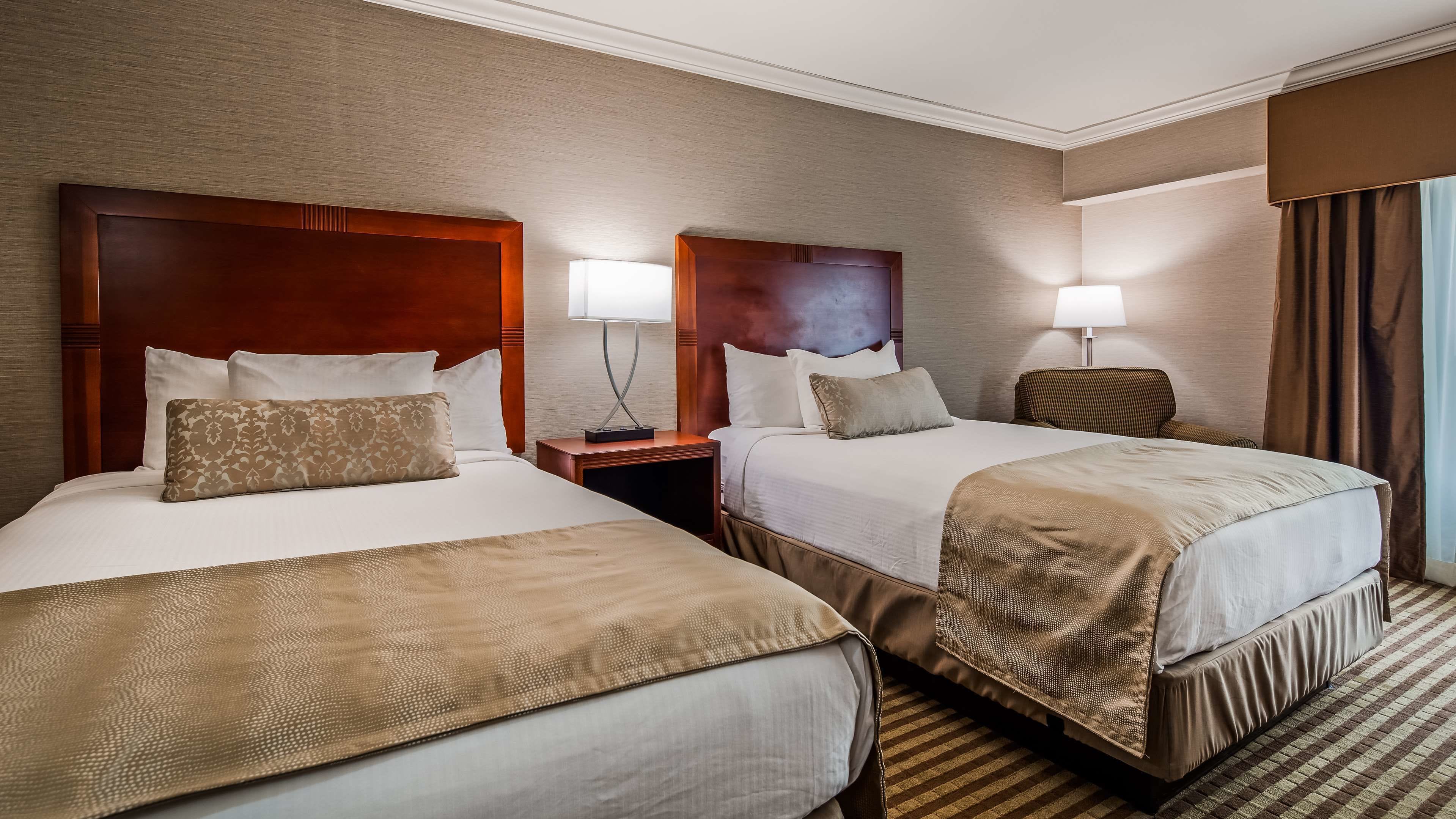 premium bedding, in-room safe, desk, iron/ironing board