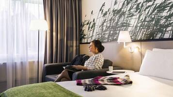 Escritorio, tabla de planchar con plancha y cunas gratuitas