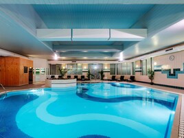 Una piscina techada