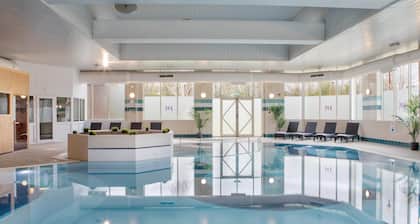 Mercure Daventry Court Hotel