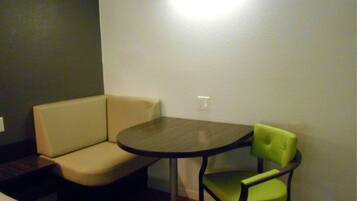 Free WiFi, bed sheets