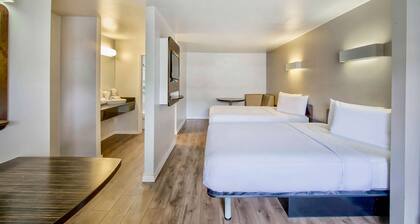 Studio 6 San Antonio, TX - Airport