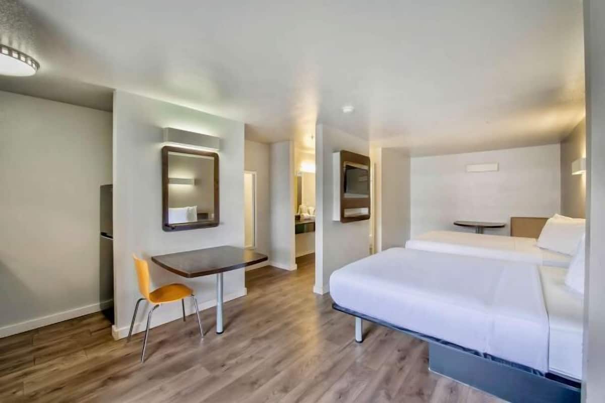 Wifi gratis y ropa de cama 