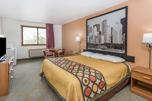 Blackout drapes, free cribs/infant beds, Internet, bed sheets - Super 8 by Wyndham Bourbonnais/Kankakee Area (Bourbonnais)