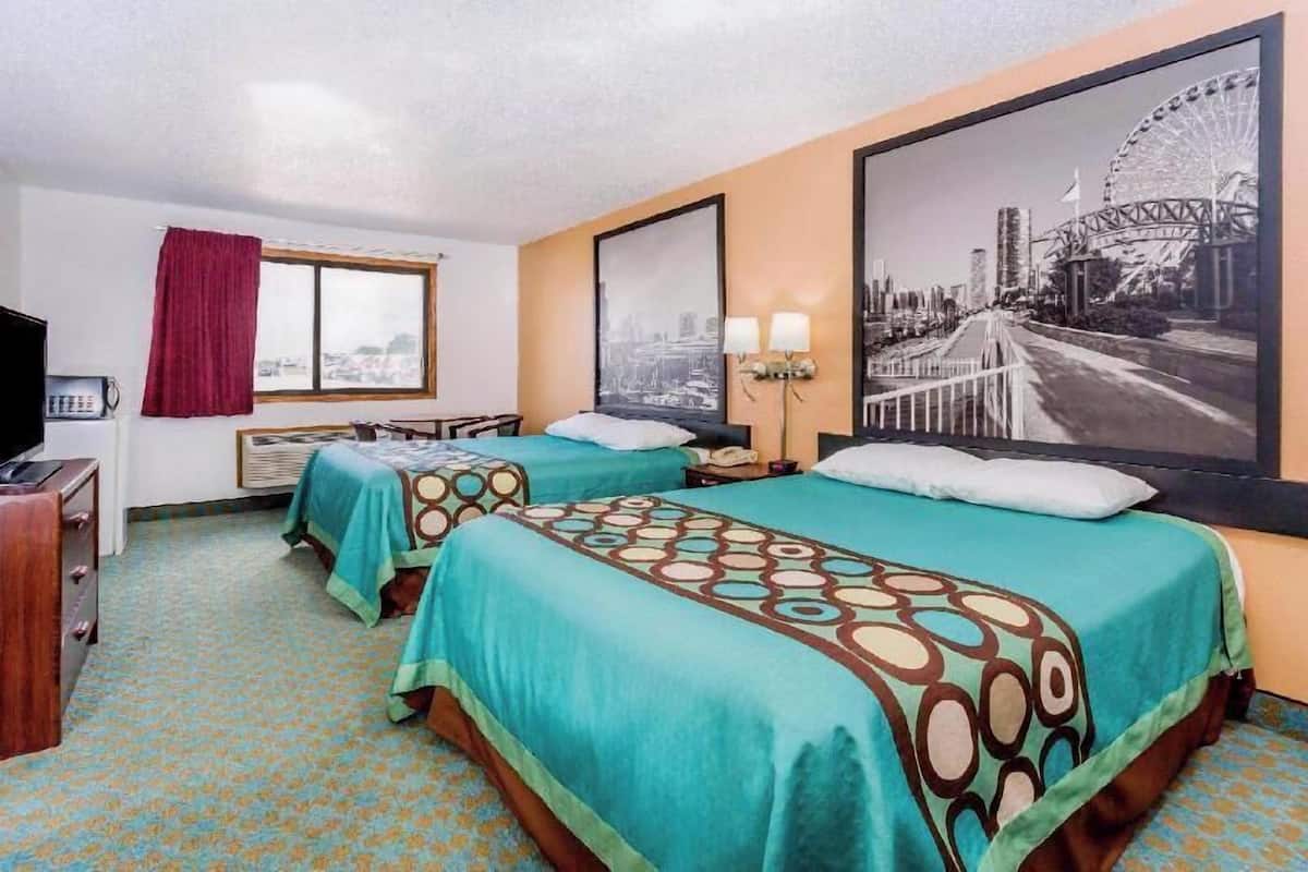 Rideaux occultants, lits bébé (gratuits), Internet, draps fournis