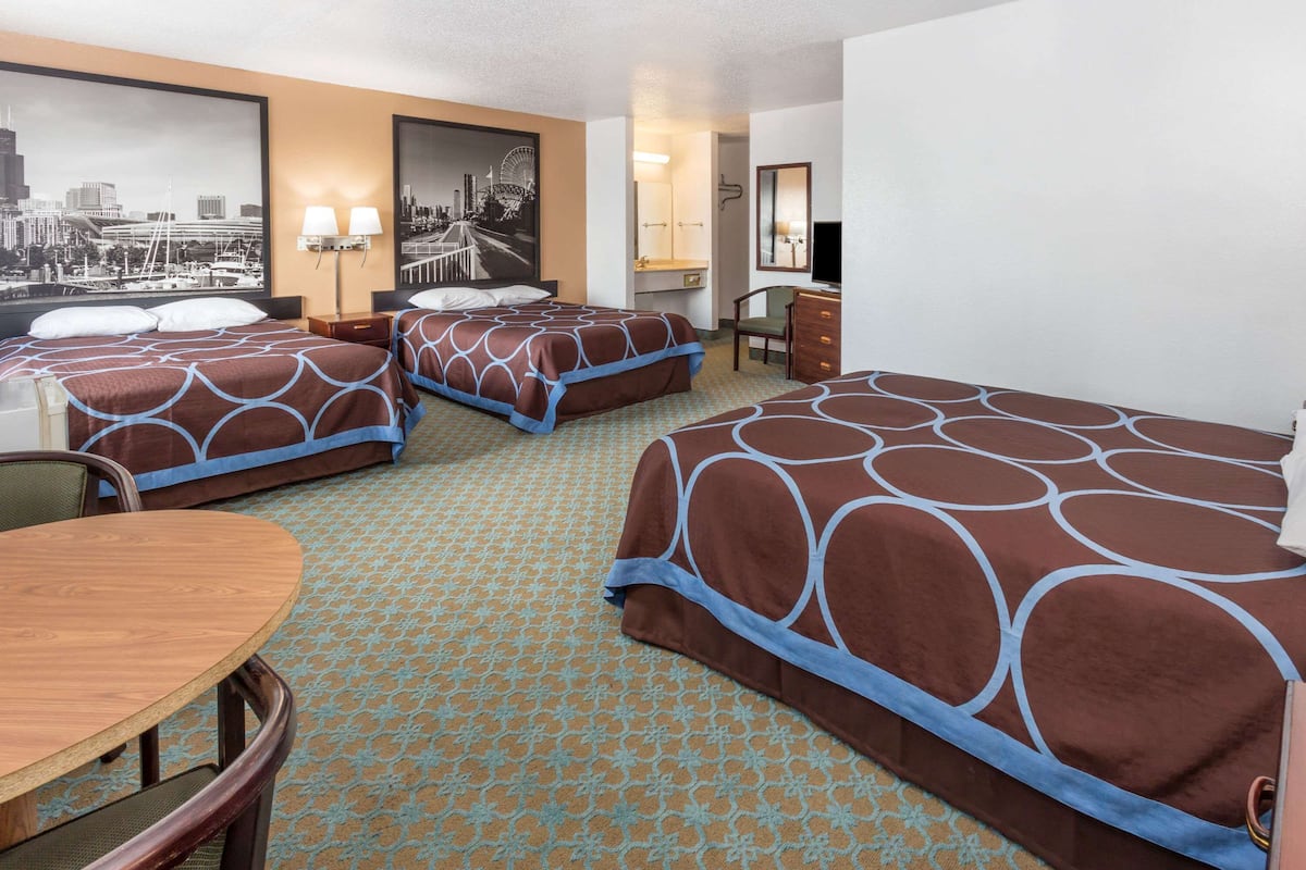 Studio Suite, Multiple Beds, Smoking | Blackout drapes, free cribs/infant beds, free WiFi, bed sheets