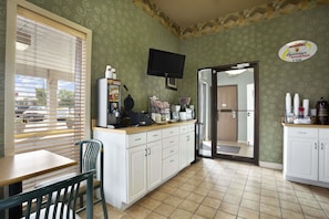 Free daily continental breakfast