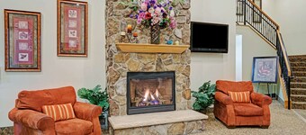 Super 8 by Wyndham Rogers Minnesota