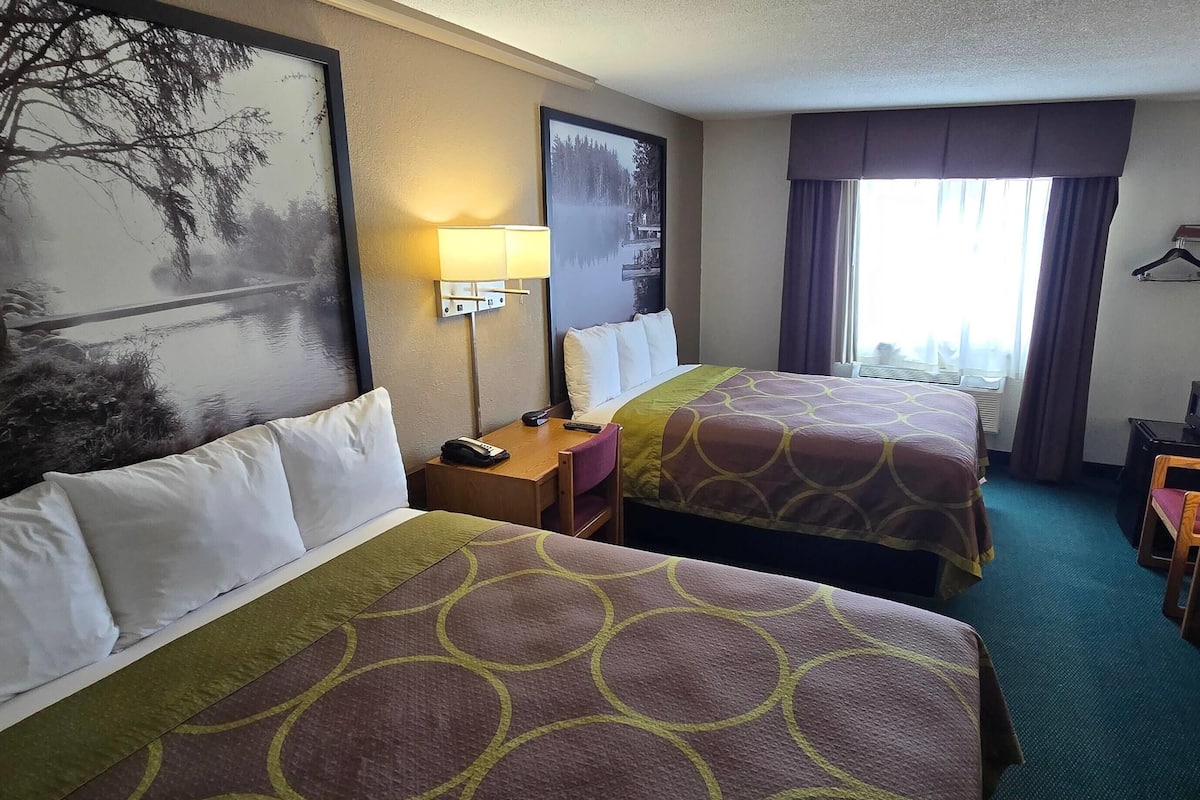 Chambre Standard, 2 grands lits | Bureau, espace de travail pour ordinateurs portables