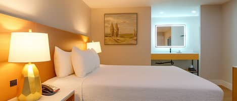 Iron/ironing board, free WiFi, bed sheets