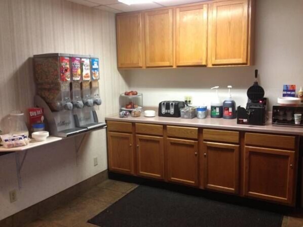 Dining - Travelodge by Wyndham Deer Lodge Montana (Deer Lodge)