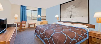 Super 8 by Wyndham Centerville
