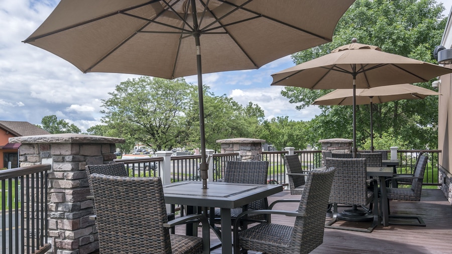 Ramada by Wyndham Minneapolis Golden Valley