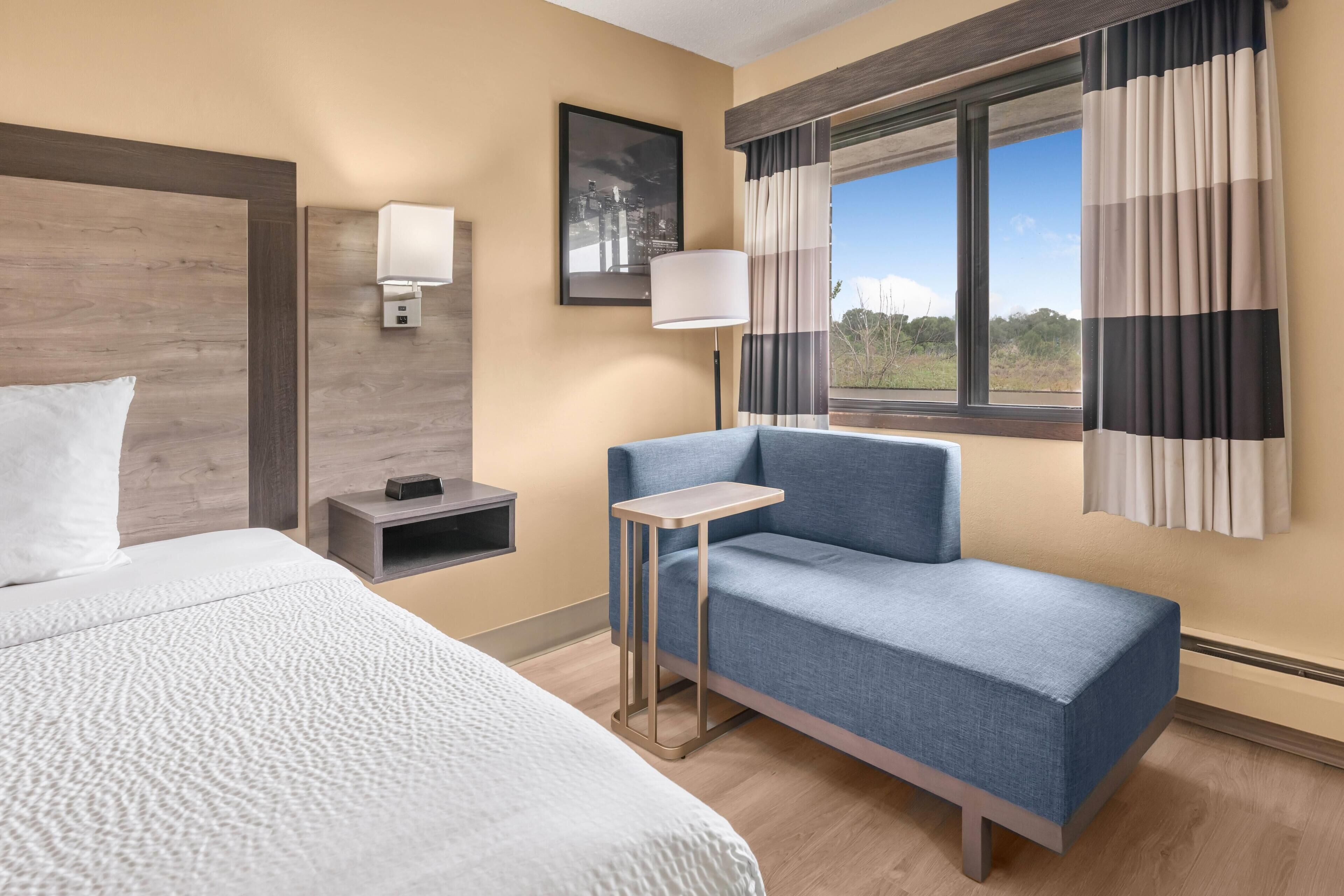 Room, 1 King Bed, Non Smoking | Desk, blackout curtains, iron/ironing board, free cots/infant beds