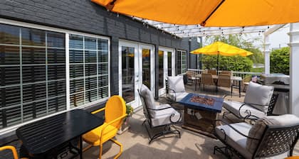 Harbor Town Inn