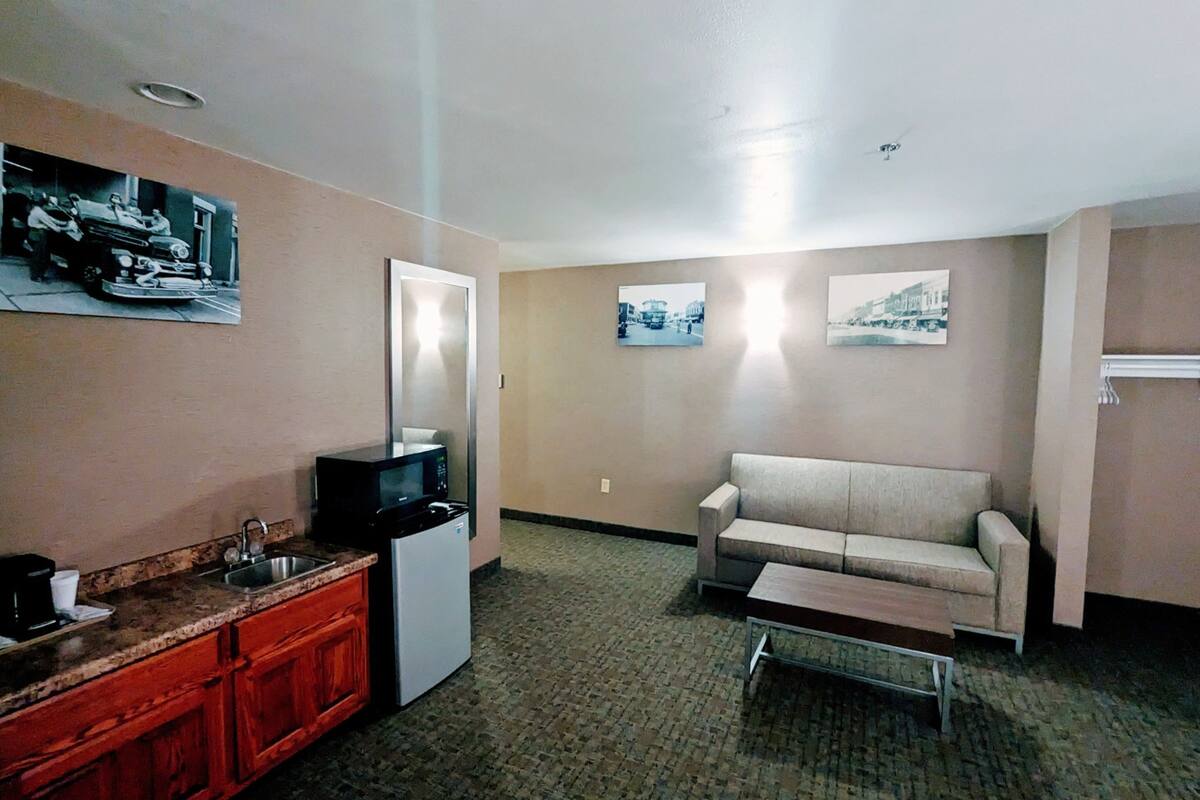 standard suite, 1 king bed | premium bedding, desk, laptop workspace, blackout curtains