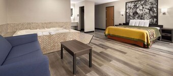 Super 8 by Wyndham Burnham/Lewistown