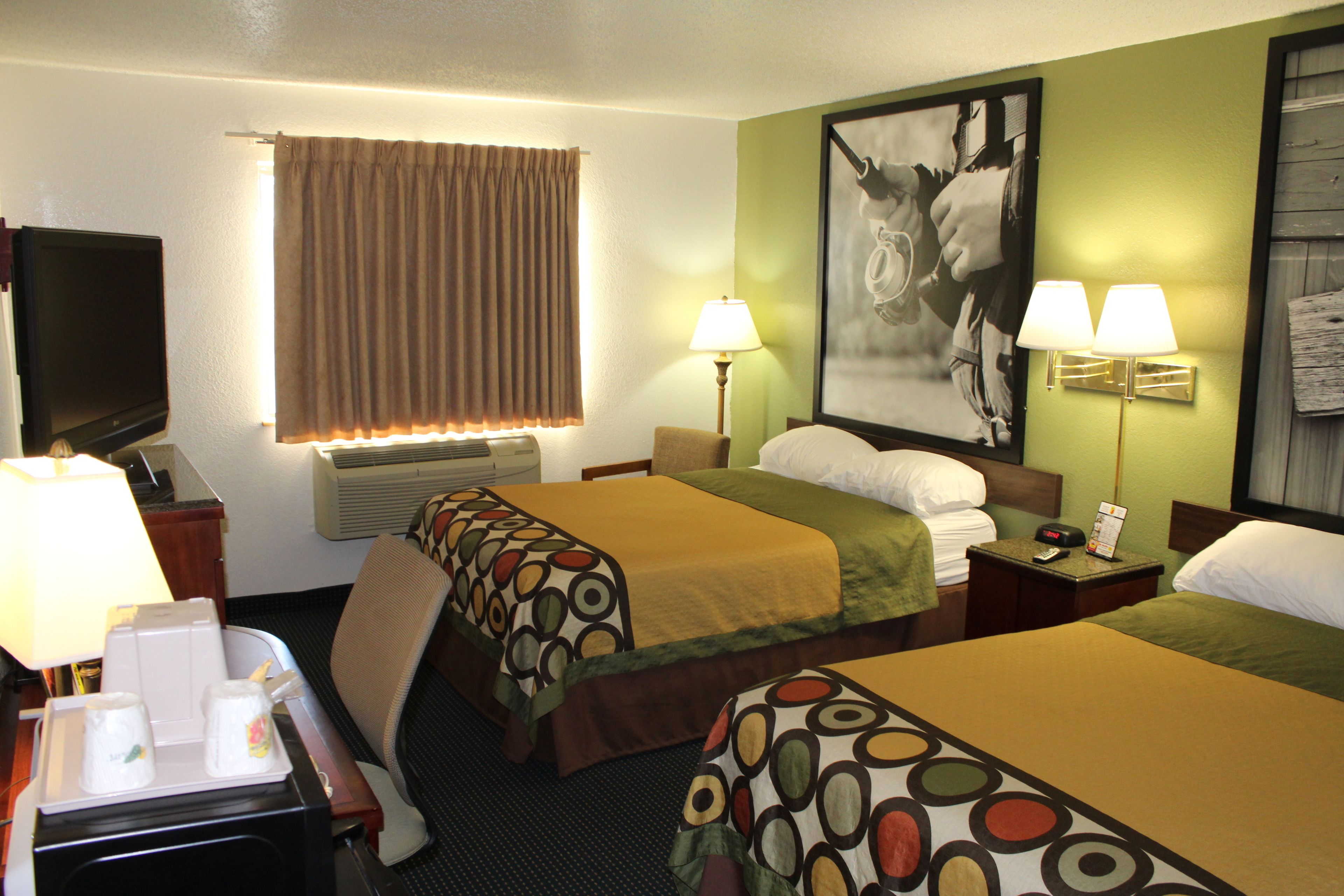 Photo - Super 8 by Wyndham Newport News/Jefferson Ave.
