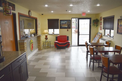 Super 8 by Wyndham Newport News/Jefferson Ave.