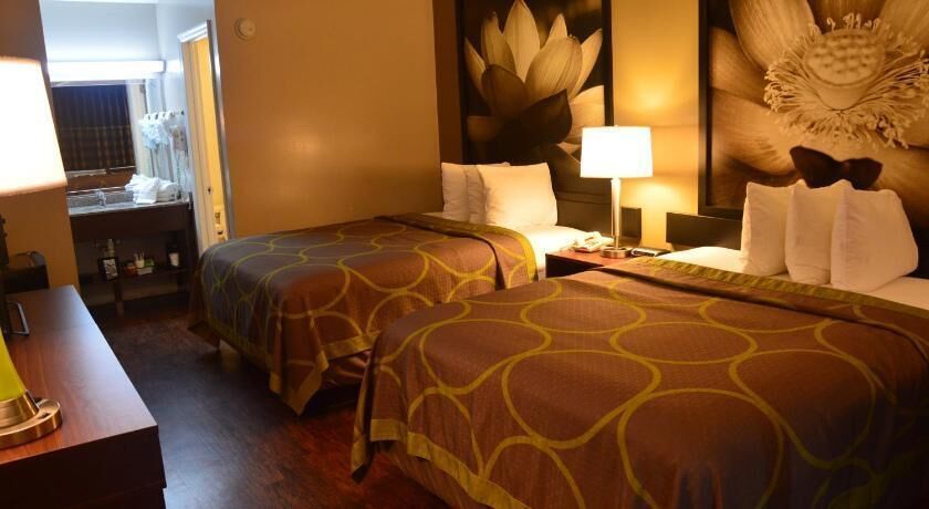Blackout curtains, free cots/infant beds, free WiFi, bed sheets