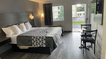 Standaard eenpersoonskamer, 1 kingsize bed, niet-roken | Een strijkplank/strijkijzer, gratis wifi, beddengoed