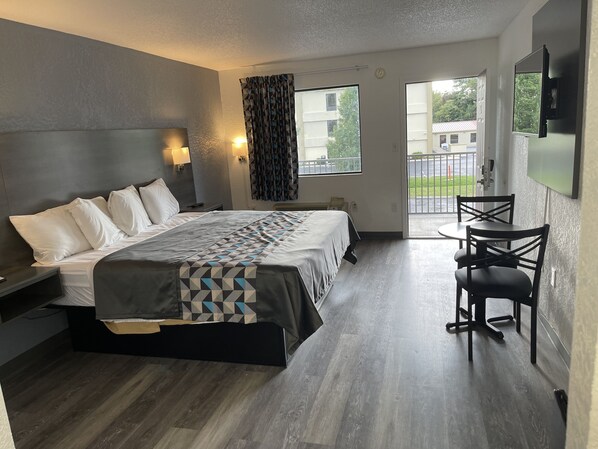 1 habitación, tabla de planchar con plancha, wifi gratis y ropa de cama 