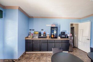 Free daily continental breakfast