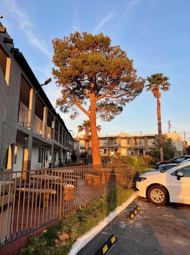 巴斯托66号公路联排别墅