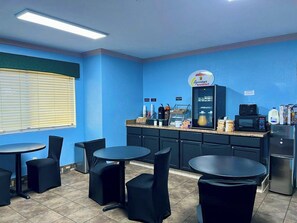 Free daily continental breakfast