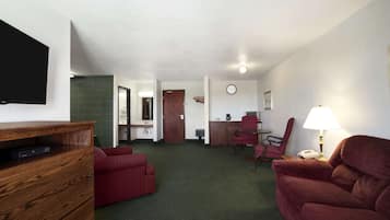 Studio Suite, 1 King Bed, Non Smoking | In-room safe, blackout drapes, free cribs/infant beds, rollaway beds