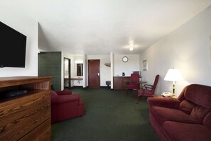 Studio Suite, 1 King Bed, Non Smoking | In-room safe, blackout drapes, free cribs/infant beds, rollaway beds