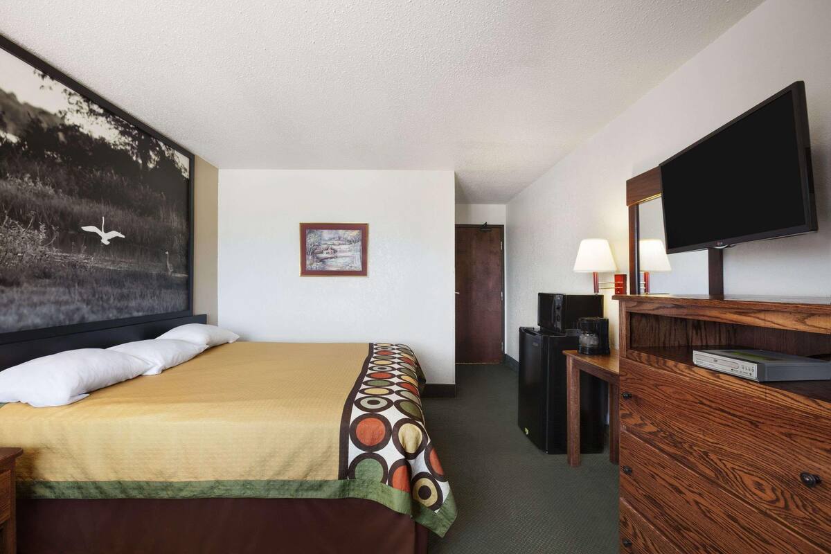 In-room safe, blackout curtains, free cots/infant beds, rollaway beds