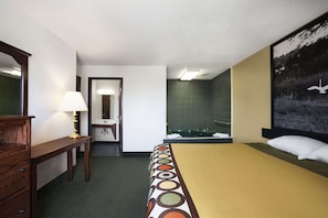 Studio Suite, 1 King Bed, Non Smoking
