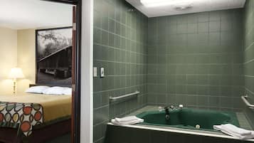 Studio Suite, 1 King Bed, Non Smoking | In-room safe, blackout drapes, free cribs/infant beds, rollaway beds