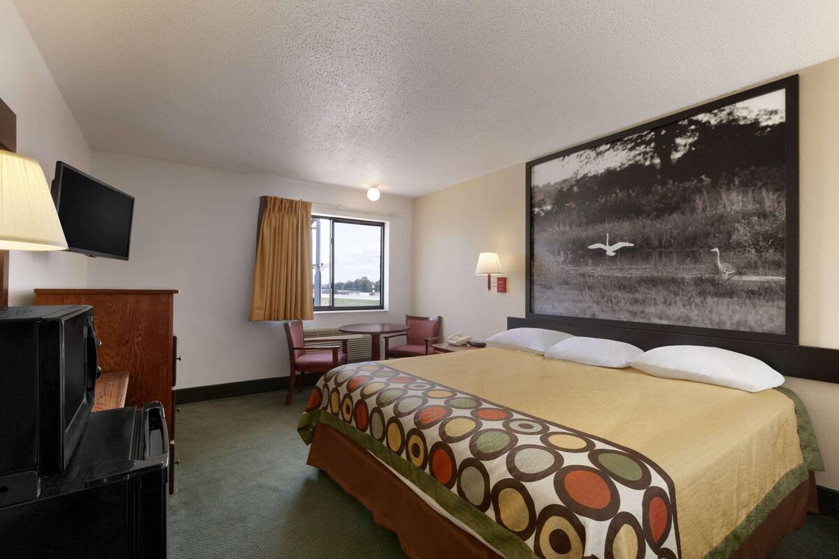 In-room safe, blackout curtains, free cots/infant beds, rollaway beds