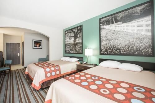 Premium bedding, iron/ironing board, free WiFi, bed sheets