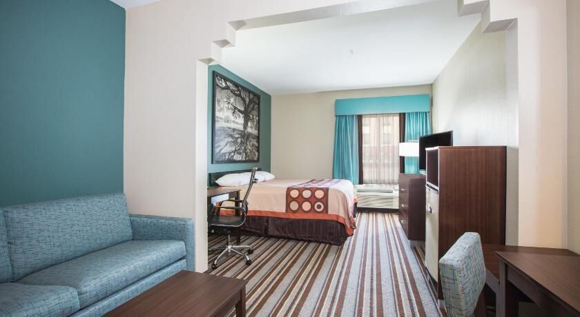 Premium bedding, iron/ironing board, free WiFi, bed sheets