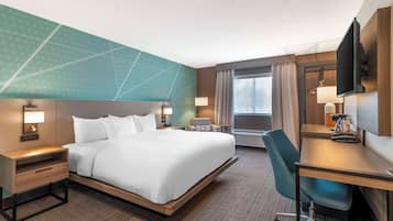 Room, 1 King Bed, Non Smoking | 1 bedroom, premium bedding, in-room safe, desk