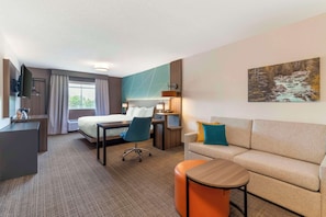 Premium bedding, in-room safe, desk, laptop workspace