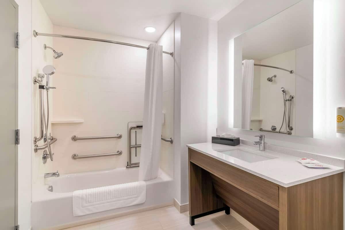 premium bedding, in-room safe, desk, laptop workspace