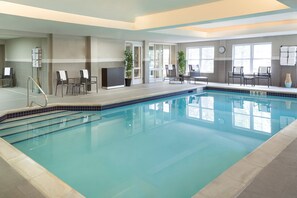 Piscine intérieure