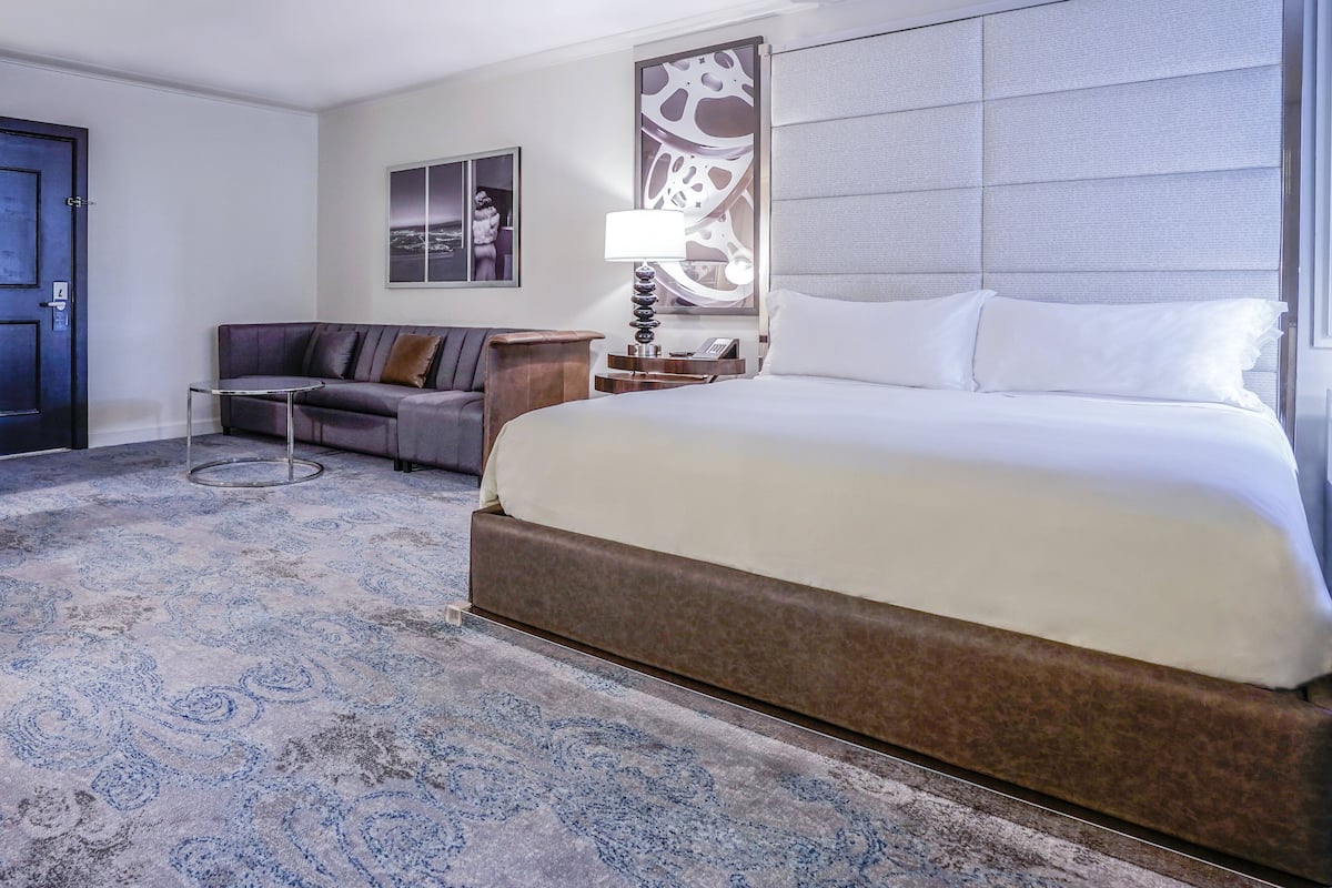 1 Schlafzimmer, hochwertige Bettwaren, Daunenbettdecken