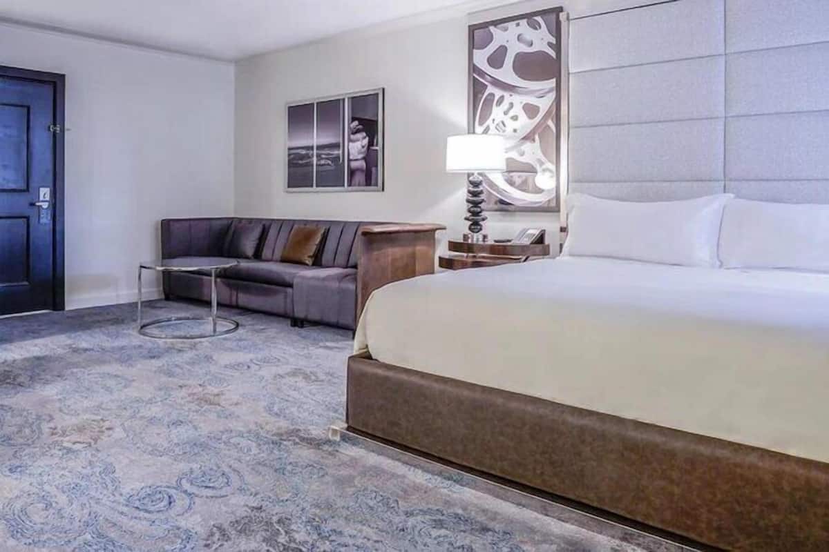 Luxe beddengoed, donsdekens, pillowtop-bedden, een kluis op de kamer