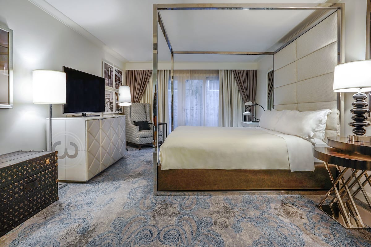 1 Schlafzimmer, hochwertige Bettwaren, Daunenbettdecken