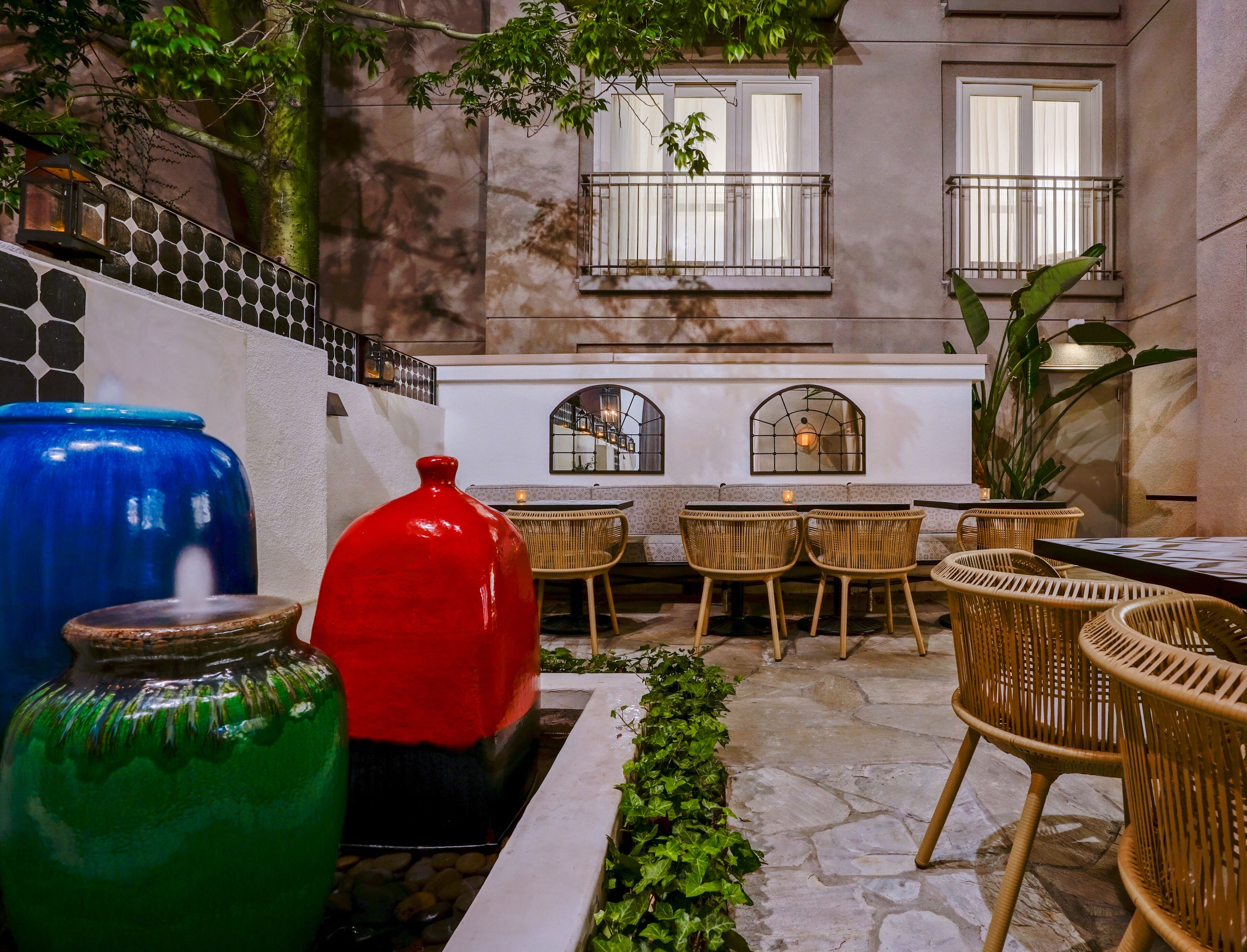 Breakfast, lunch and dinner served